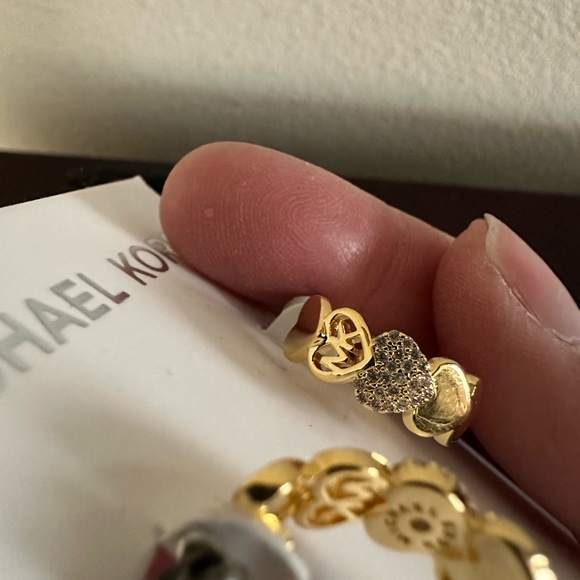 Micheal Kore Heart hoop earrings - Picture 5 of 7